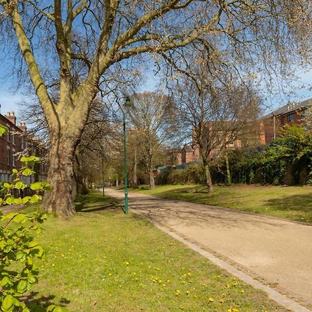 Limpenny Studio Apartment - Work Friendly And Outstanding Garden Studio Close To City Centre Nottingham Exteriör bild