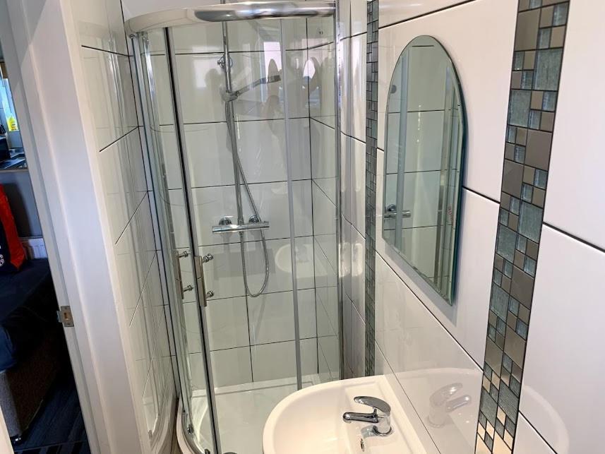 Limpenny Studio Apartment - Work Friendly And Outstanding Garden Studio Close To City Centre Nottingham Exteriör bild