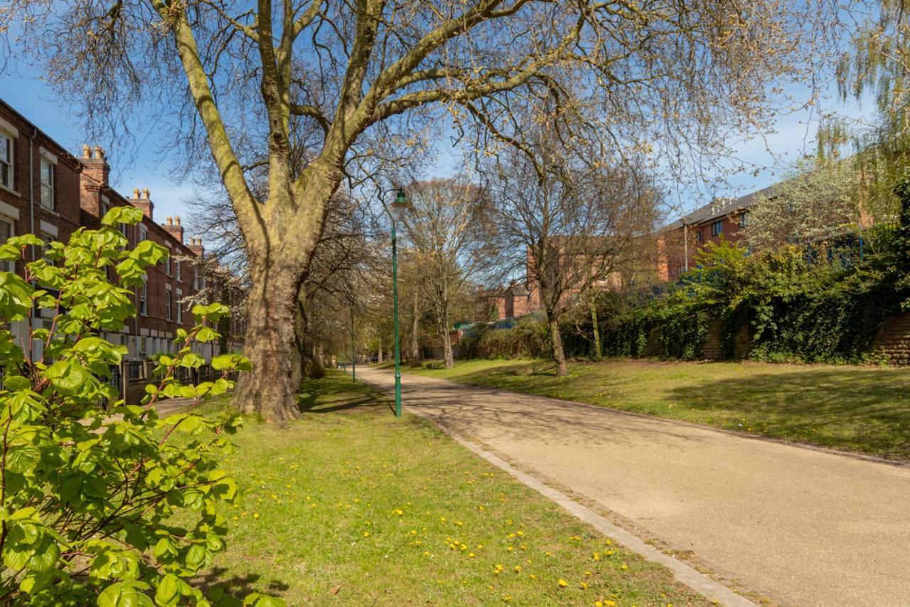 Limpenny Studio Apartment - Work Friendly And Outstanding Garden Studio Close To City Centre Nottingham Exteriör bild
