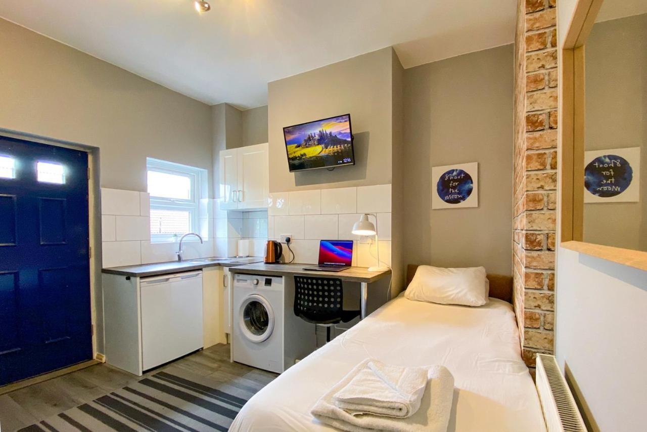 Limpenny Studio Apartment - Work Friendly And Outstanding Garden Studio Close To City Centre Nottingham Exteriör bild